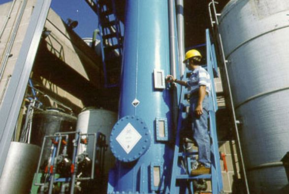 1996－工研院開發「流體化床結晶槽技術」，首開流體化結晶槽應用先例，並於漢磊科技建立全球首座含氟廢水處理廠。